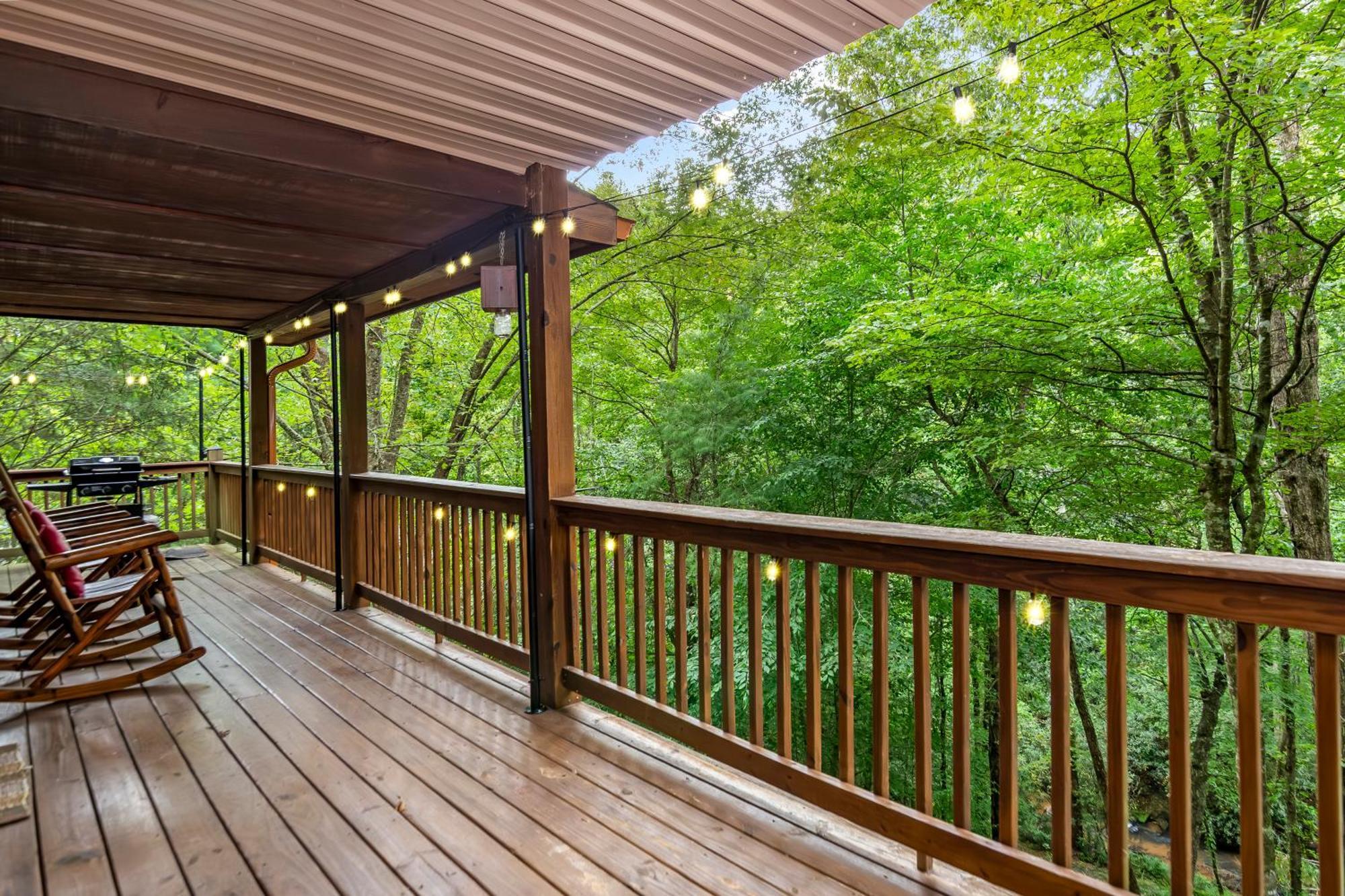 Amazing Creek View Cabin W/ Hot Tub, Firepit & Pool Table Ellijay Exterior photo